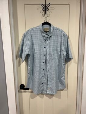 Cabela's Light Blue and White Short-Sleeve Button-Down Shirt
